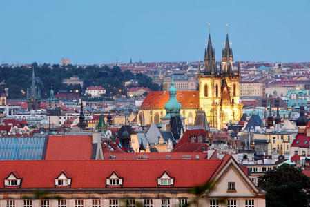 布拉格城市景观与大教堂