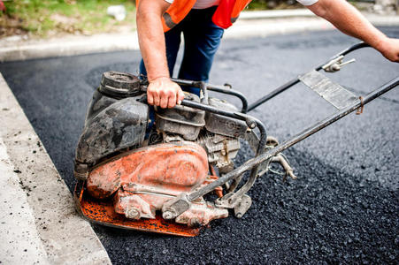 道路施工现场沥青工