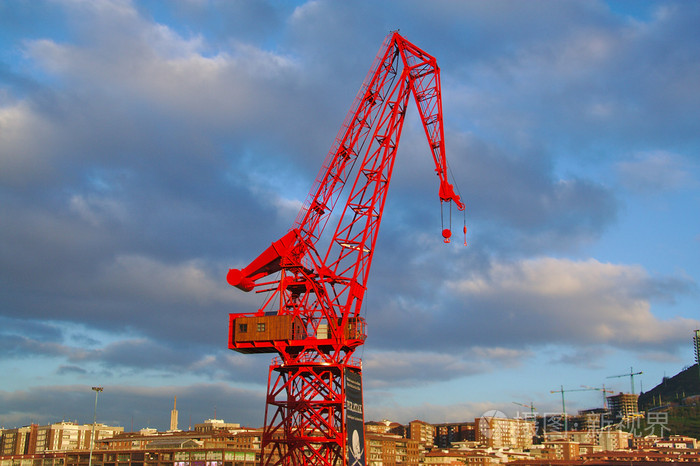 红色的起重机,卡罗拉,西班牙毕尔巴鄂,巴斯克人