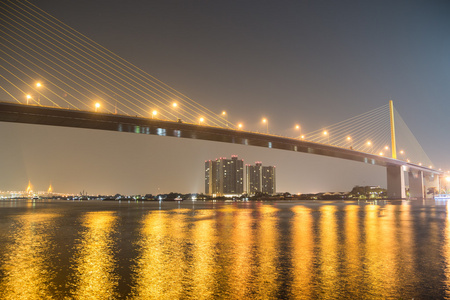 城市夜景观桥梁施工图片