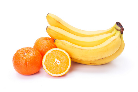 一群成熟的香蕉和橙子