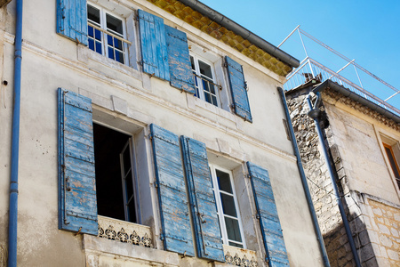 普罗旺斯街与典型的房子，在法国南部，provenc