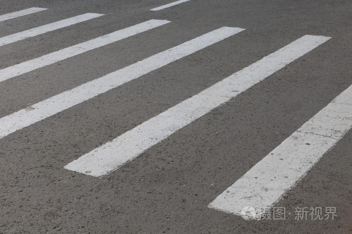 道路上人行横道线的标志