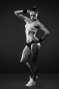 体育女肖像穿着运动服与剪切路径