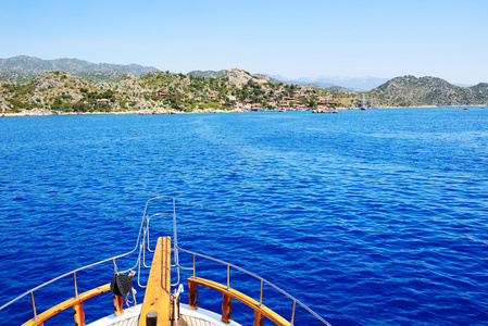 从游艇上湾和城堡在 Kekova，土耳其视图