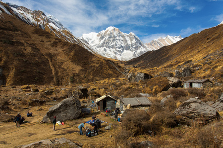 安纳布尔纳南峰值在尼泊尔喜马拉雅查看从 Annapurn