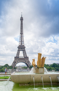 从特罗卡德罗公园，巴黎埃菲尔铁塔