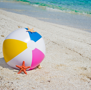 沙滩球与海星图片
