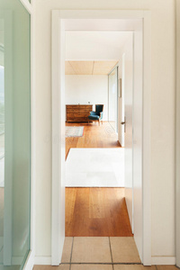 现代建筑，室内，走廊上的房间景观
