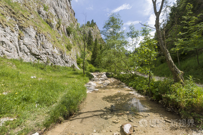 青藏高山深谷