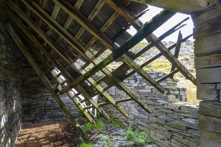 从英国内部的石头小屋的废墟