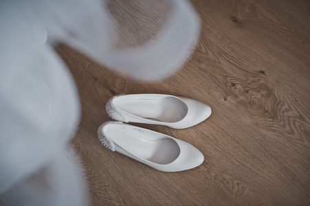 白色鞋子和婚纱2753