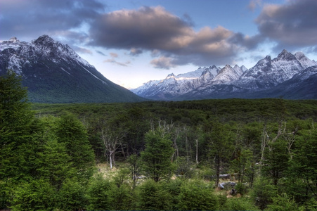 在阿根廷火地岛的山景