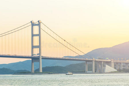 夕阳下的香港大桥
