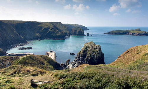 英国康沃尔郡莫利恩湾海尔斯顿附近的蜥蜴半岛山湾