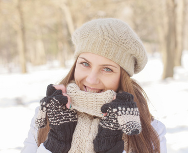 美丽的微笑女孩冬季图片