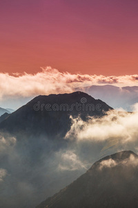 阿尔卑斯山美丽的云景