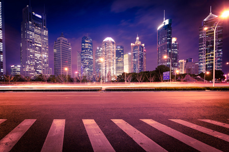 上海浦东新区的城市夜景图片