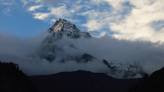 胡本巴扎以上高山