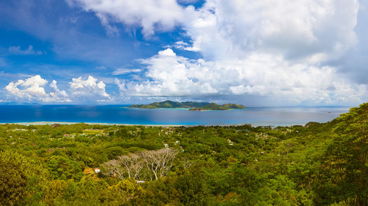普拉兰岛和在塞舌尔马埃岛的全景图