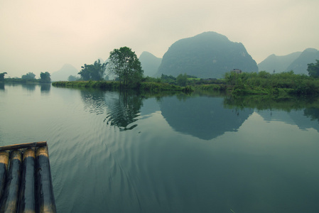 玉龙河竹筏漂流