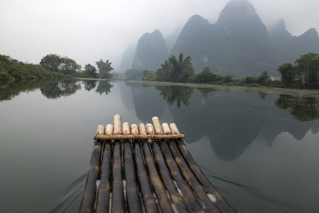 玉龙河竹筏漂流