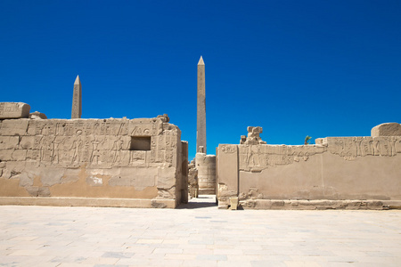 在埃及的卡纳克神庙的废墟