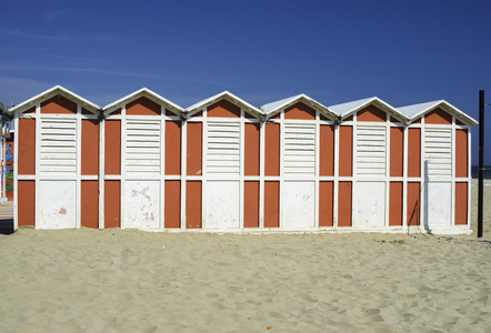 海滩上的小木屋