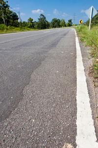 美丽的道路曲线上山