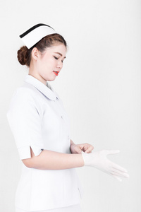 一个年轻的有吸引力的亚洲护士