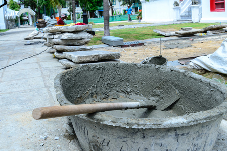 水泥搅拌与建筑工地的托盘