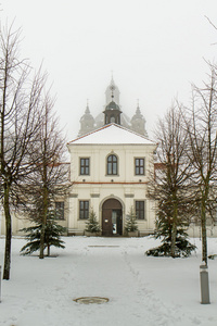 在冬天的修道院
