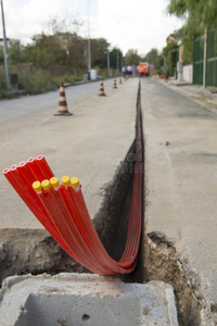 道路上的挠性导管