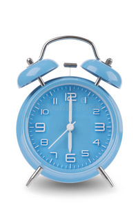 蓝色闹钟，手在早上6点或下午6点隔离在白色背景上