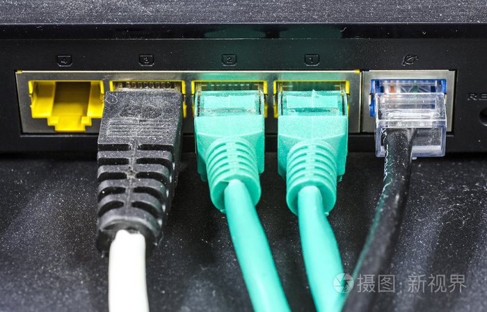 路由器网络集线器与电缆插入 rj45 端口