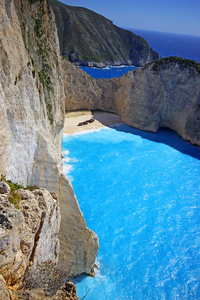 Navagio 海滩 沉船 在日落时扎金索斯岛上。希腊