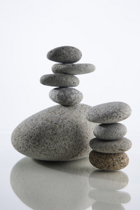 平衡的石头图片