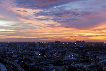 在泰国曼谷的美丽市容日落