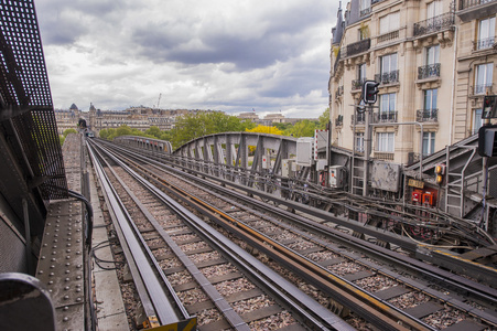 巴黎地下铁轨