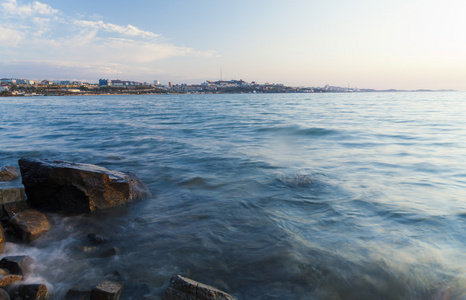 在日落海