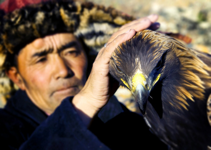 蒙古人与老鹰