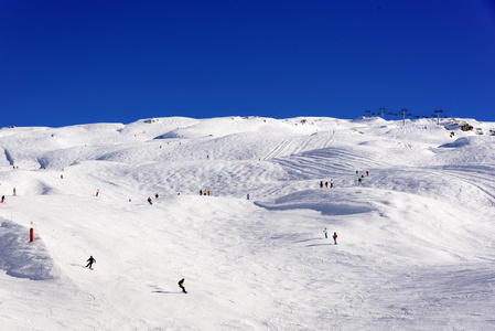 不管你想宽边坡滑雪场滑雪