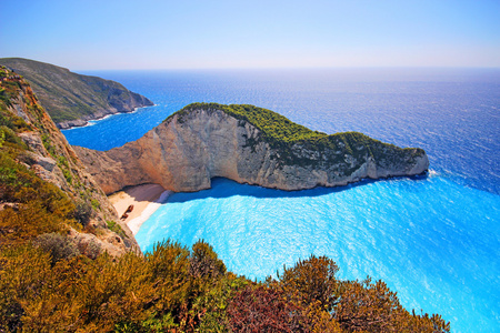 Navagio 沉船海滩 在日落时，希腊扎金索斯岛上