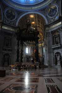 梵蒂冈大教堂内部景观
