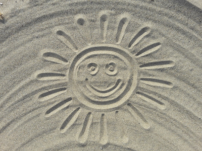 太阳，在沙滩上绘图