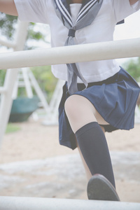 亚洲女学生穿校服