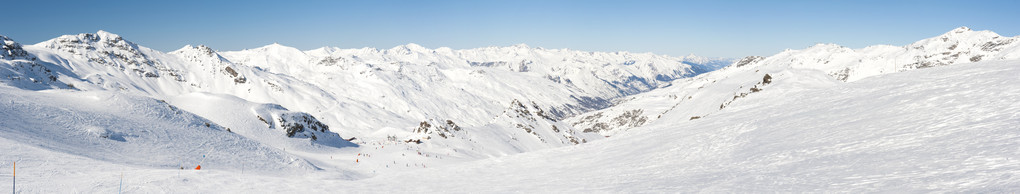 雪山峡谷的视图