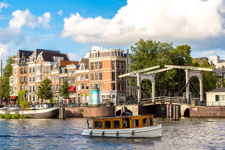 阿姆斯特丹运河和小船，荷兰，荷兰