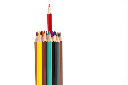 彩色铅笔在白色背景上的组