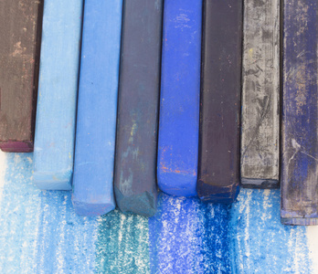 五颜六色的彩笔创建抽象背景